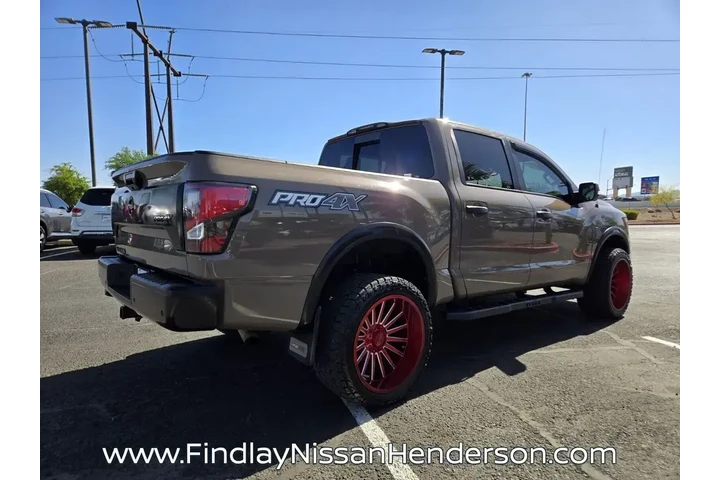 $35984 : Nissan Titan 2021 4x4 SV 4dr image 6
