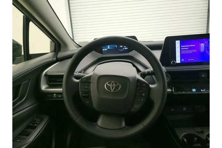 $27998 : Toyota Prius 2024 LE 4dr Hat image 10