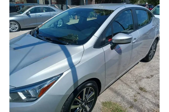 $11800 : 2021 Versa SV image 7