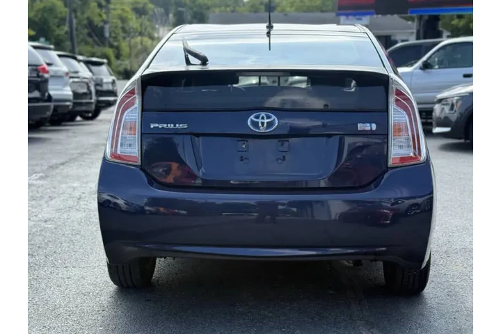 $12495 : 2013 Prius Two image 6