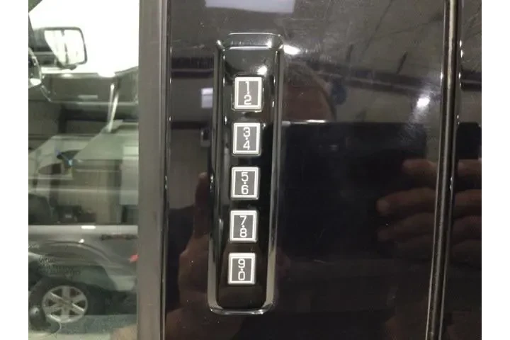 $33900 : Ford F-150 2021 4x4 Lariat 4 image 10