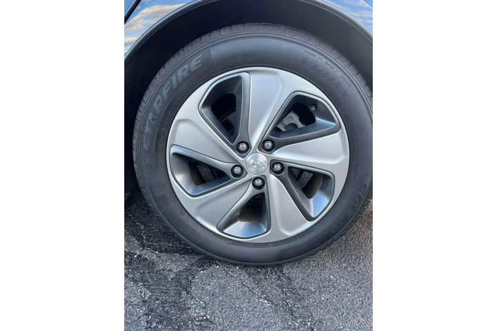 $9995 : 2016 HYUNDAI SONATA HYBRID LI image 1