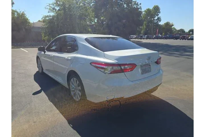 $15995 : Toyota Camry 2018 LE 4dr Sed image 5