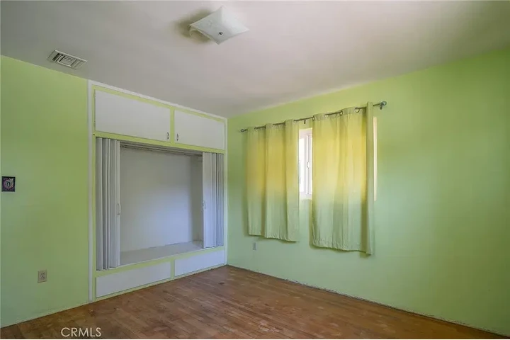 $1370 : Incredible Opportunity in the image 10