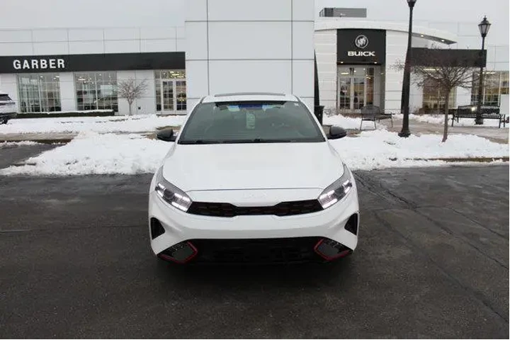 $17986 : Kia Forte 2023 GT-Line 4dr S image 3