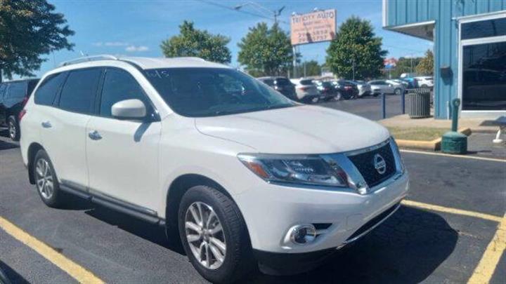 $8990 : 2016 Pathfinder image 2