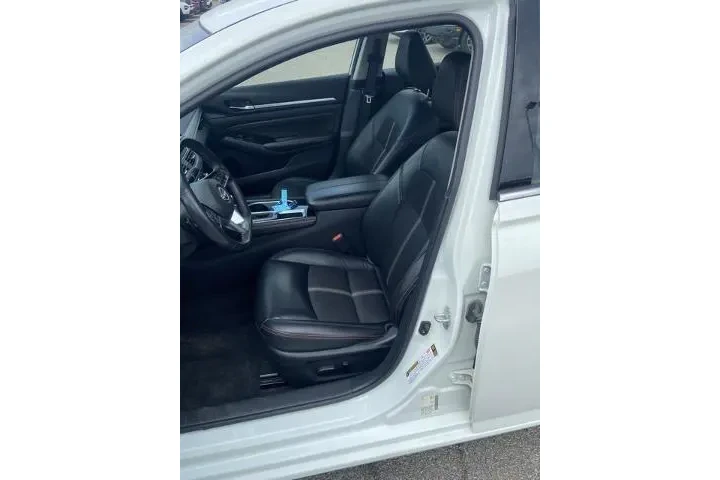 $21942 : Nissan Altima 2023 2.5 SR 4d image 5