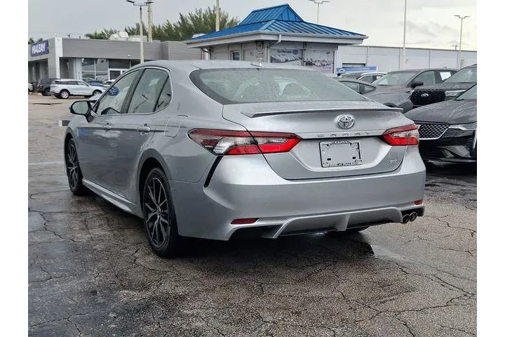 $22990 : Toyota Camry 2022 SE 4dr Sed image 2