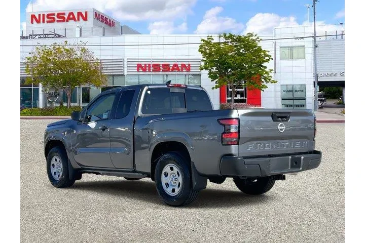 $32380 : Nissan Frontier 2026 4x2 S 4 image 2