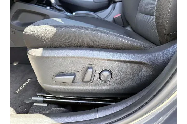 $19888 : Hyundai KONA 2023 AWD SEL 4d image 10