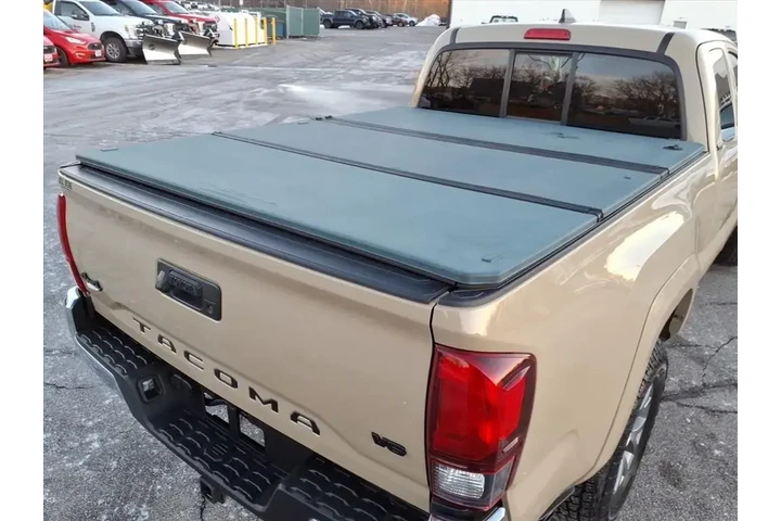 $28405 : Toyota Tacoma 2019 4x4 TRD O image 5