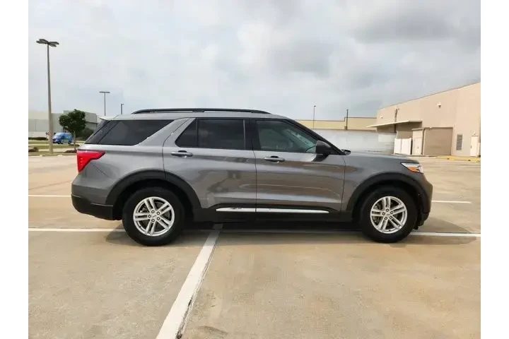 $29618 : Ford Explorer 2024 XLT 4dr S image 4