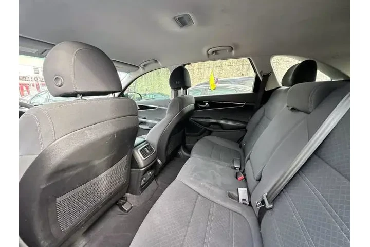 2019 KIA SORENTO2019 KIA SORE image 6