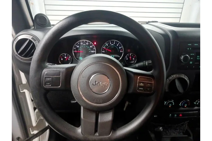 $15998 : Jeep Wrangler 2014 4x4 Sport image 10