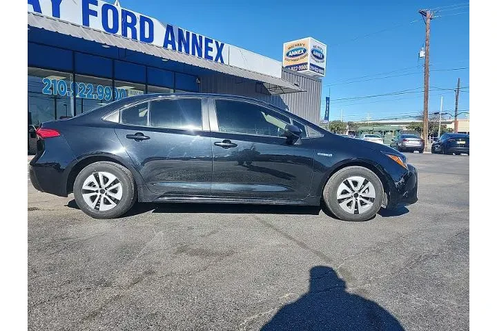 $18498 : Toyota Corolla Hybrid 2021 L image 4