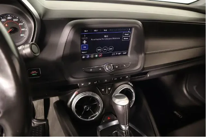 $26989 : Chevrolet Camaro 2023 LT 2dr image 5