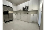 $1200 : Freshly painted spacious home thumbnail