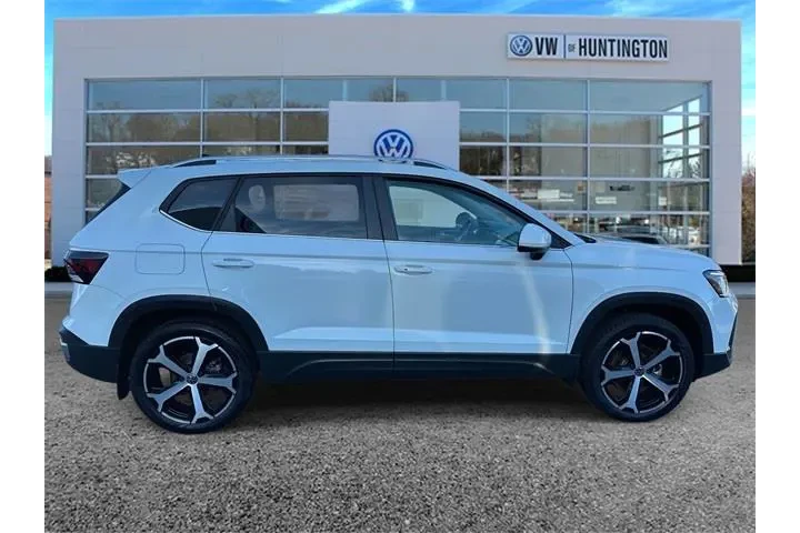 $29950 : Volkswagen Taos 2025 AWD SEL image 2