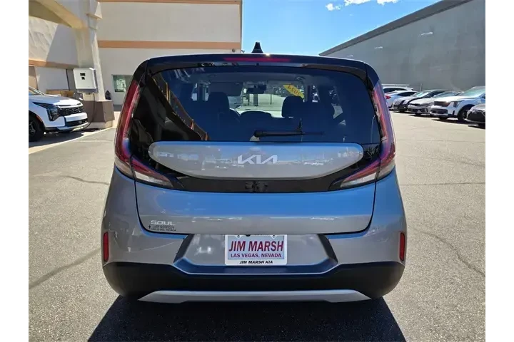 $18250 : Kia Soul 2024 LX 4dr Crossov image 5