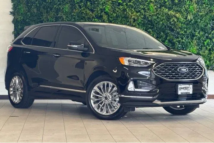 $33972 : Ford Edge 2024 AWD Titanium image 2
