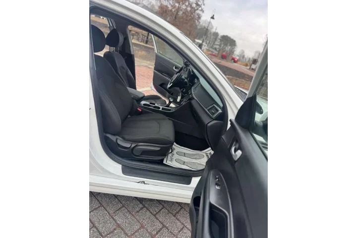 $6500 : 2018 Optima LX image 7