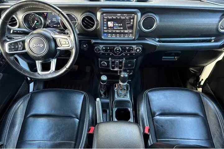 $31856 : Jeep Wrangler Unlimited 2022 image 5