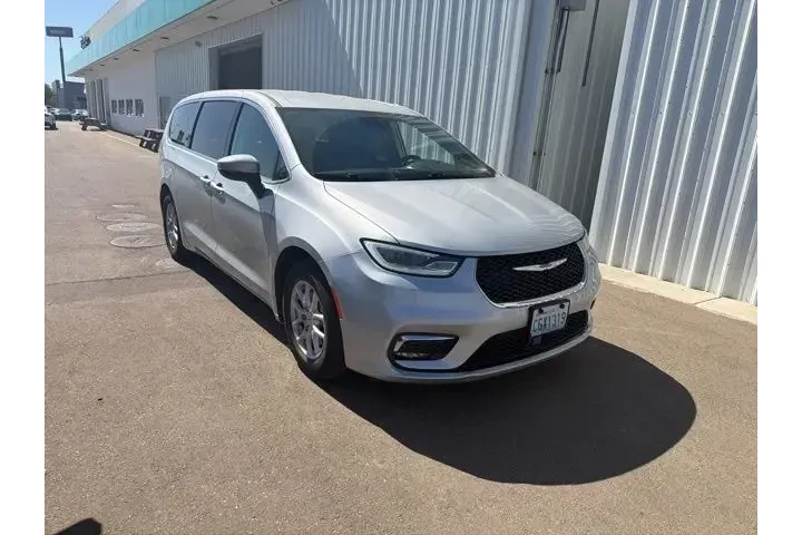 $23500 : Chrysler Pacifica 2023 Touri image 1