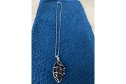 $140 : Cadena con piedra amatista thumbnail