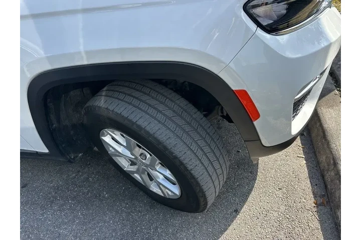 $26785 : Jeep Grand Cherokee 2023 4x4 image 9