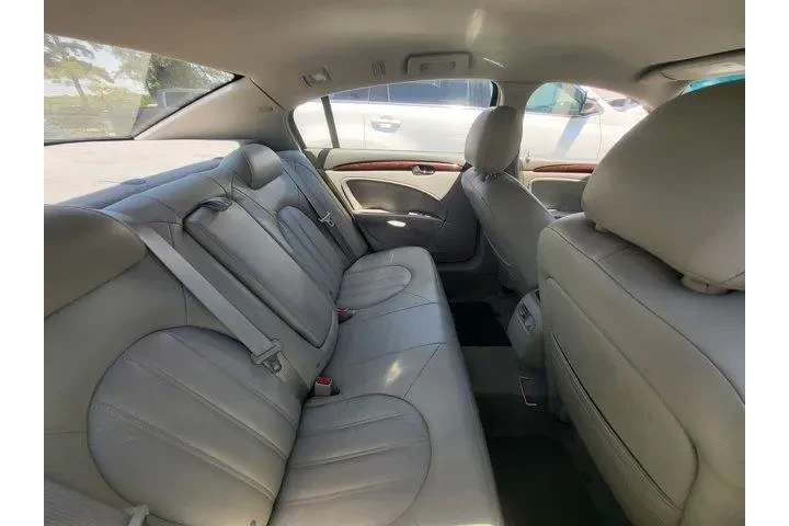 $7489 : Buick Lucerne 2011 CX 4dr Se image 9