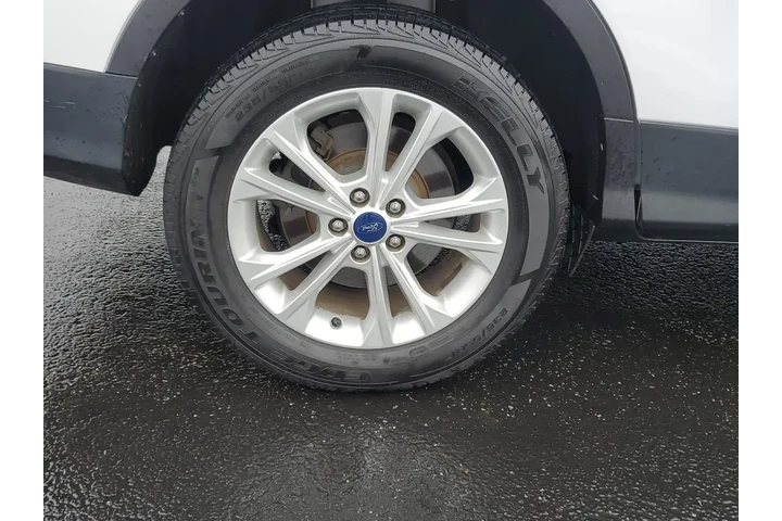 $10900 : Ford Escape 2017 SE 4dr SUV image 5