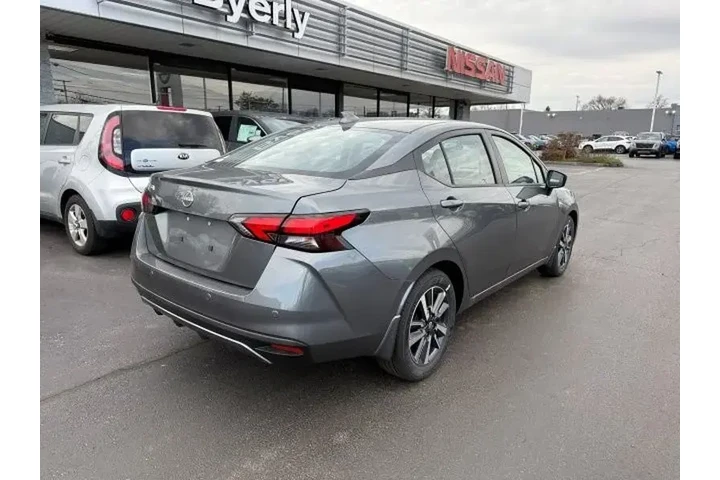 $20893 : Nissan Versa 2025 SV 4dr Sed image 7