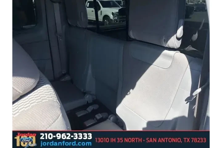 $16999 : Toyota Tacoma 2015 4x4 V6 4d image 10