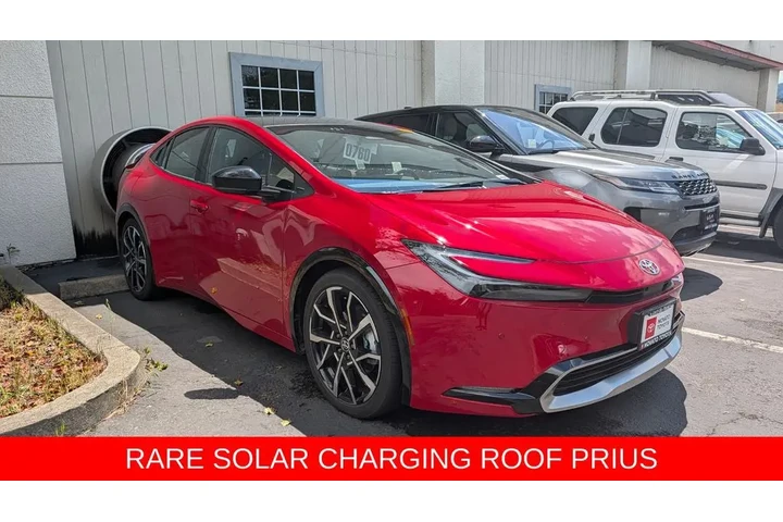 $41899 : 2026 Prius Plug-In Hybrid XSE image 8