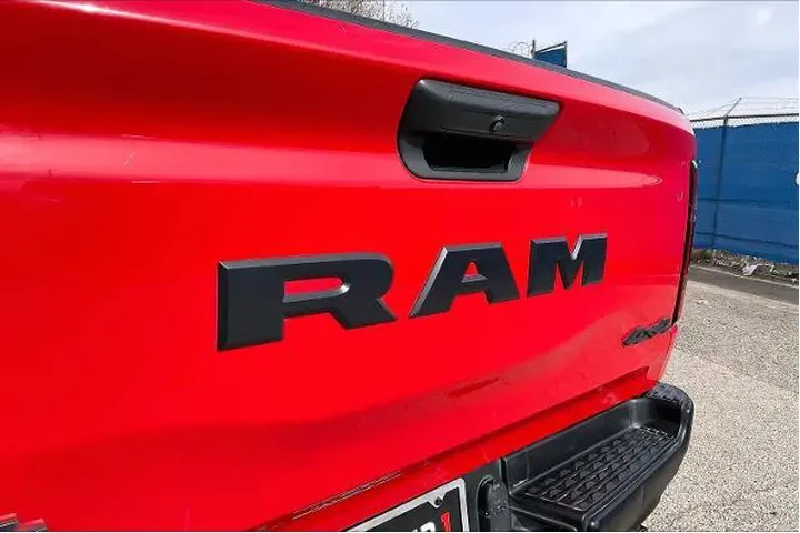 $37586 : Ram 1500 2021 4x4 Rebel 4dr image 9