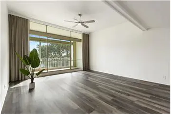 $1600 : Rental property with 1 bedro image 9