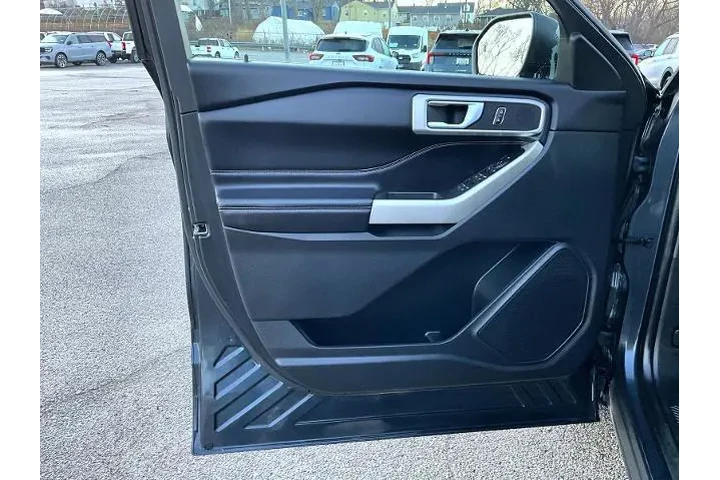 $32995 : Ford Explorer 2023 AWD XLT 4 image 10