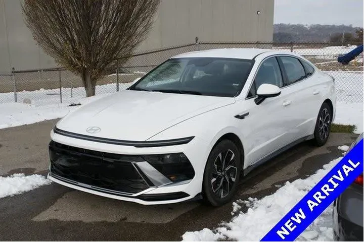 $23500 : Hyundai SONATA 2024 AWD SEL image 1