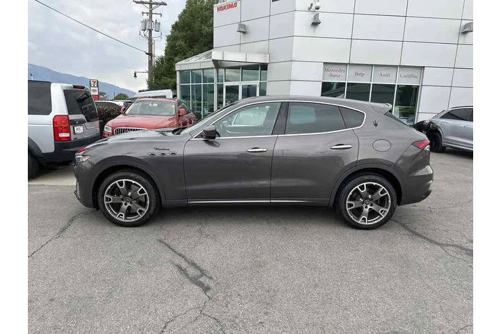 $45500 : 2022 Levante Modena image 9