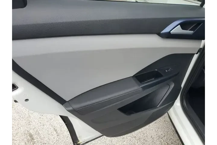 $19991 : Volkswagen Taos 2024 SE 4dr image 8