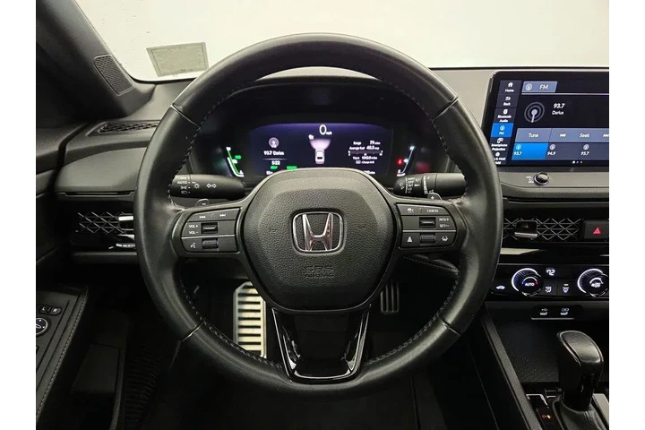 $27998 : Honda Accord Hybrid 2023 Spo image 10