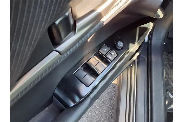 $29898 : Toyota Camry 2025 SE 4dr Sed image 10