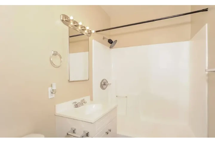 $2500 : Available House for rent in FL image 8