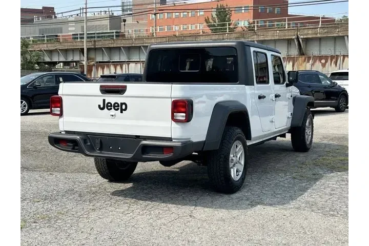 $26999 : Jeep Gladiator 2023 4x4 Spor image 7