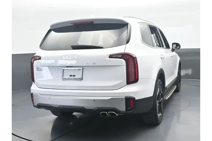 $29991 : Kia Telluride 2024 S 4dr SUV image 5