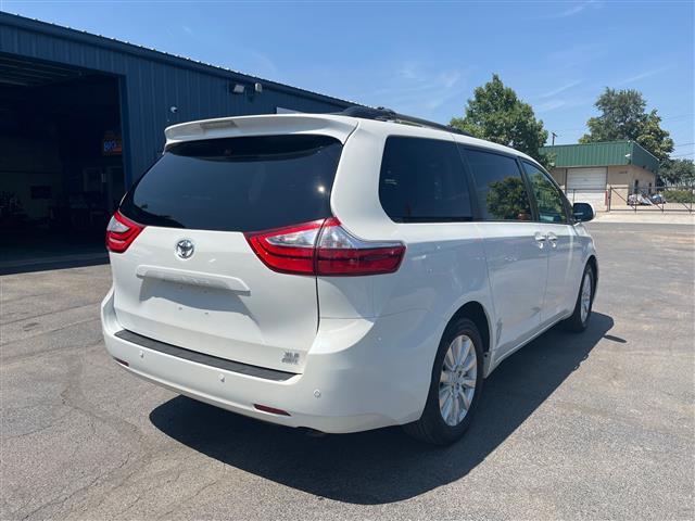 $23988 : 2017 Sienna XLE Premium 7-Pas image 8