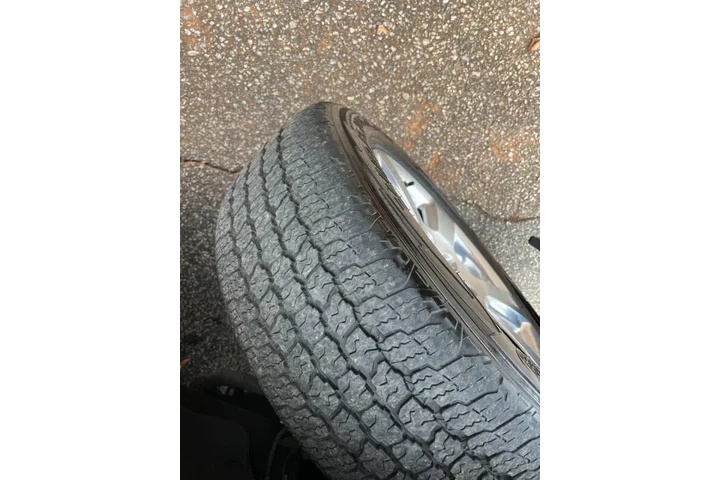 $17999 : 2016 Suburban LT image 9