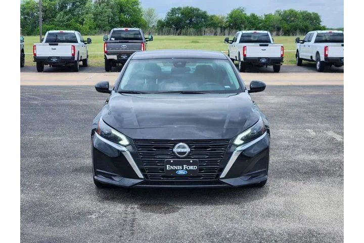 $19995 : Nissan Altima 2023 2.5 SV 4d image 2