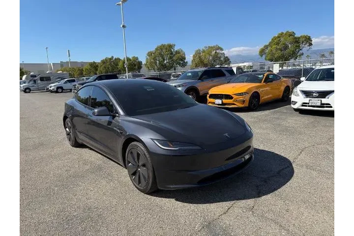 $28400 : Tesla Model 3 2024 Long Rang image 2
