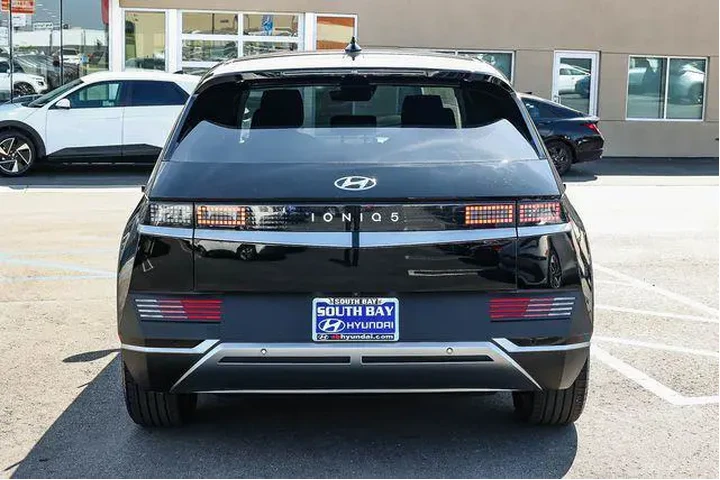 $24498 : Hyundai IONIQ 5 2023 SEL 4dr image 5